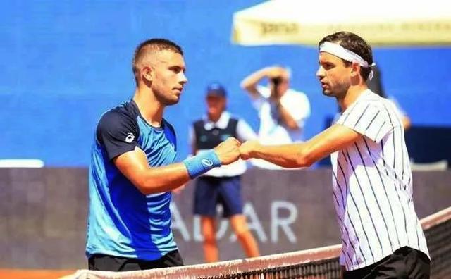 兰足球的影 兰足球的影