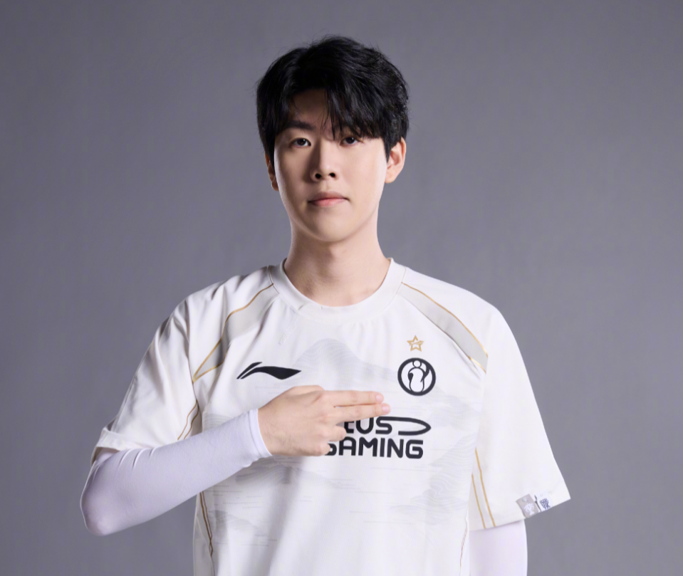 鲍威尔成为 鲍威尔成为